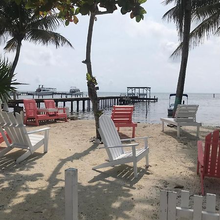 Chila'S Accommodations Caye Caulker Exteriör bild