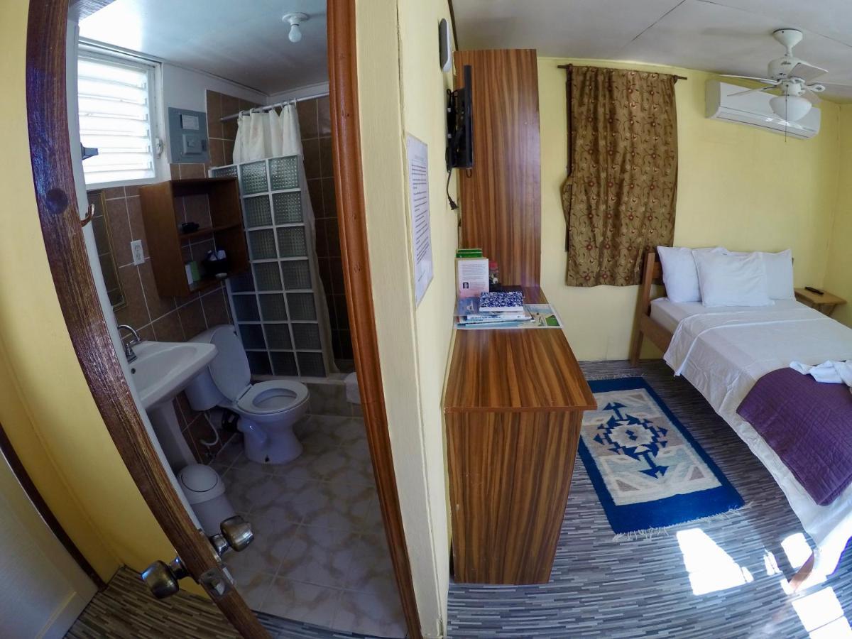 Chila'S Accommodations Caye Caulker Exteriör bild