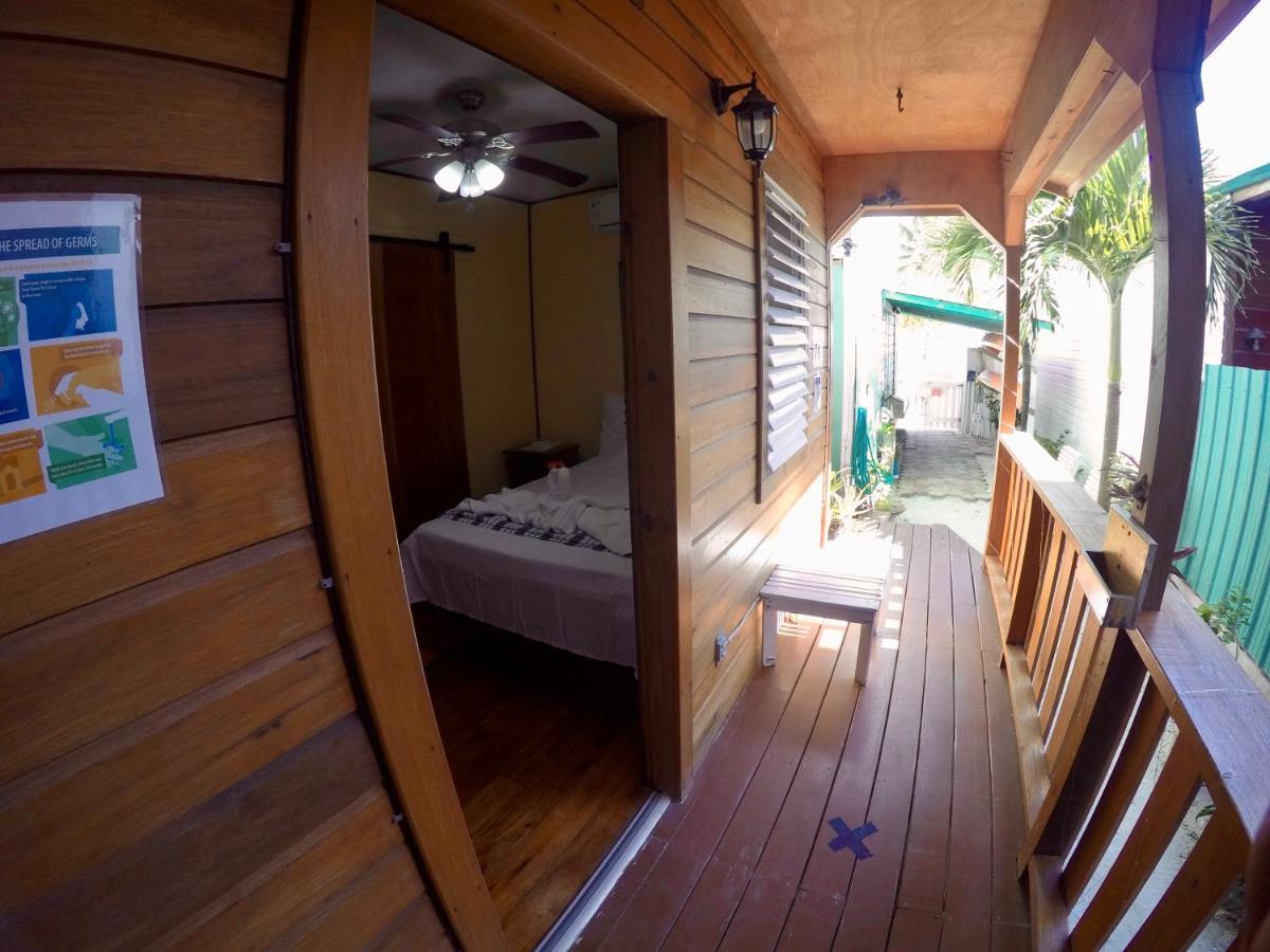 Chila'S Accommodations Caye Caulker Exteriör bild
