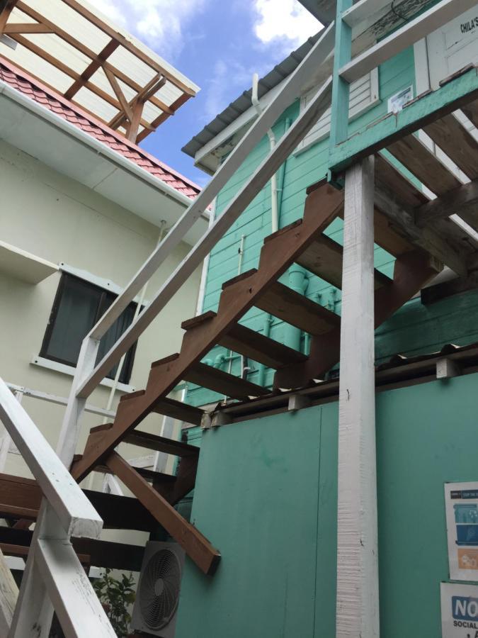 Chila'S Accommodations Caye Caulker Exteriör bild