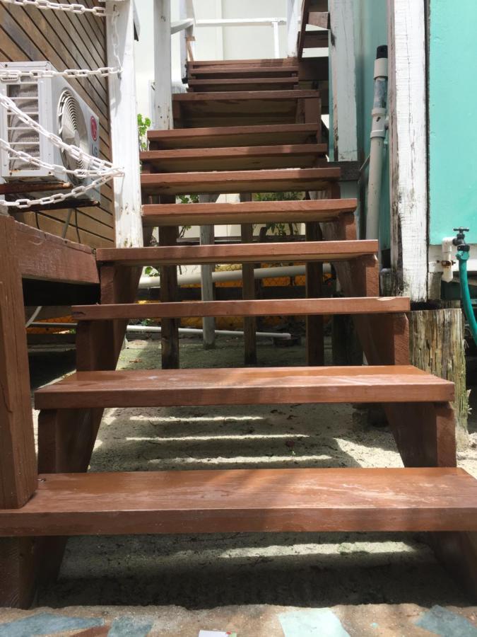 Chila'S Accommodations Caye Caulker Exteriör bild